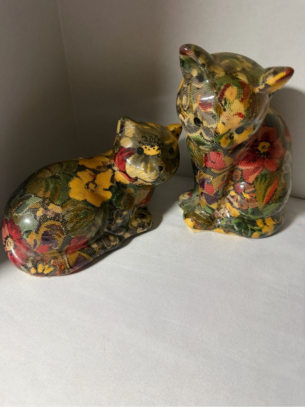 Vintage floral decoupage ceramic cat figurines grandma core patchwork style GUC - Picture 14 of 15